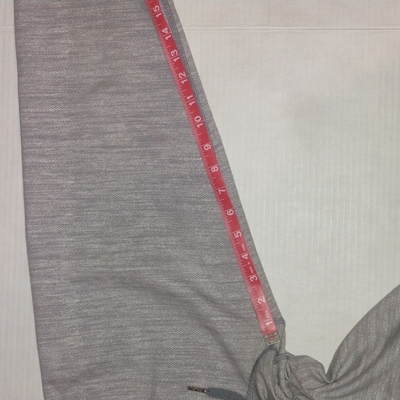 lululemon athletica Tea Lounge Crop Joggers. Womens size 6. Heather Gray color. - Picture 8 of 15